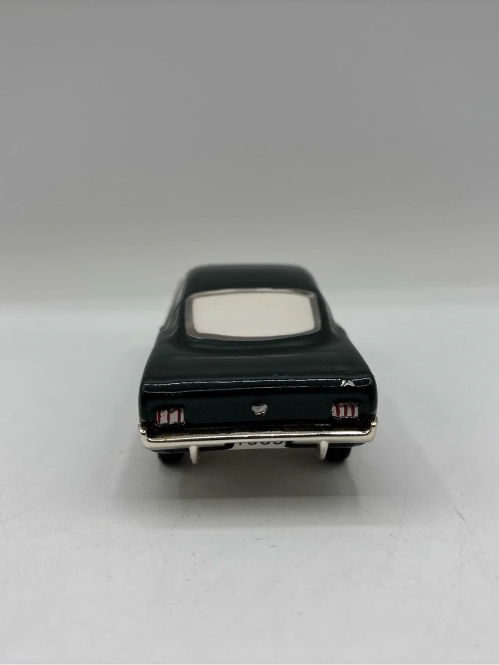Dept 56 2004 Vintage SVCC 1965 Ford Mustang 2+ 2 Fastback Custom 56.55537 Retire